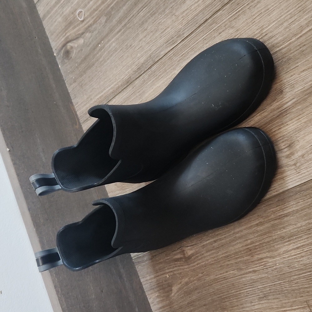 Totes boots